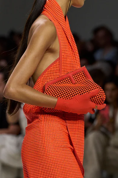 Look 69